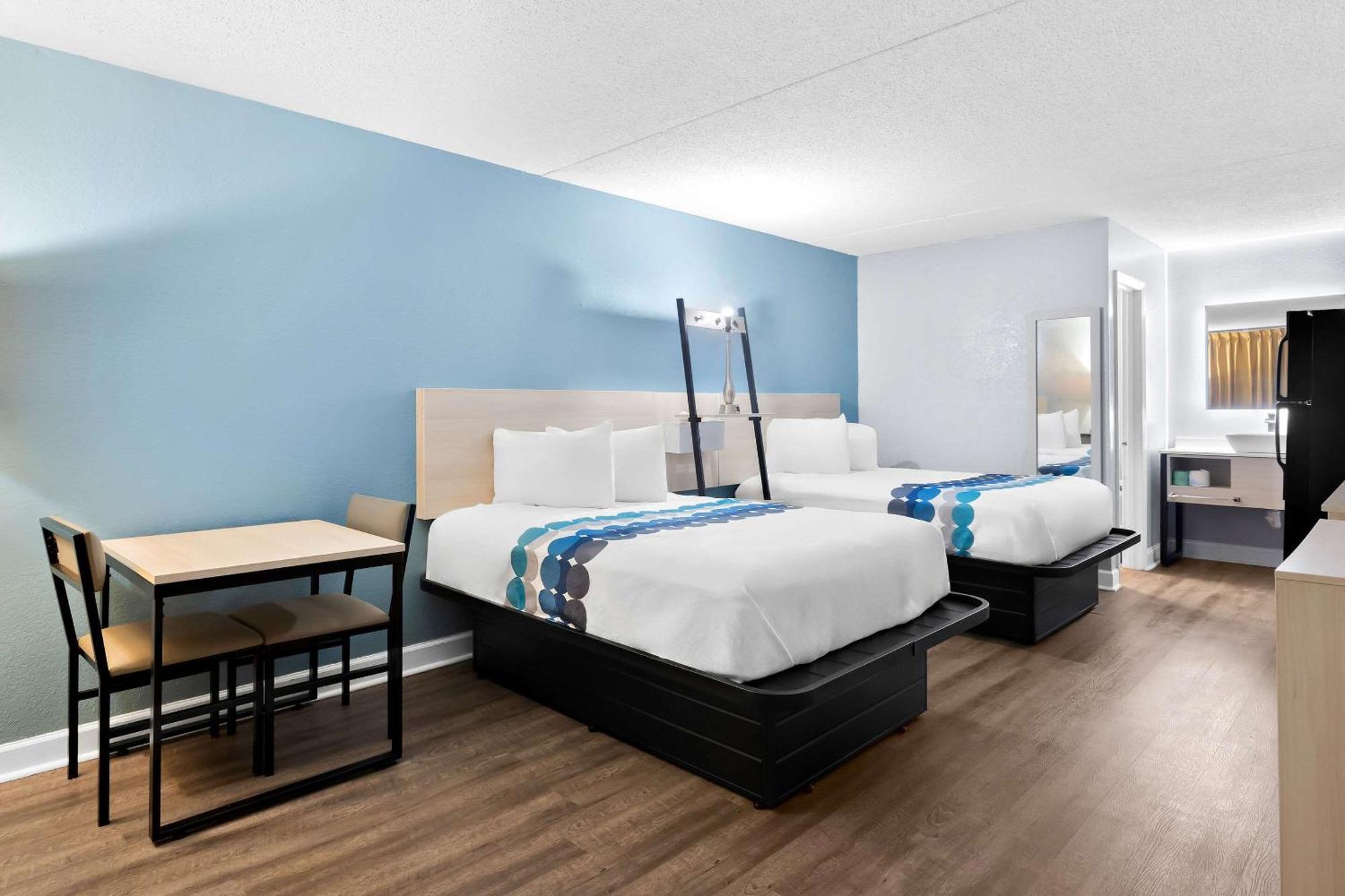 Suburban Studios By Choice Hotels - Award Winning - New 2024 - Walk To Eateries & Grocery - Ultra Sparkling - Garden Rooms - Designer Lighting & Right Off I-95 - Proudly An All American Managed Property Brunswick  Kültér fotó